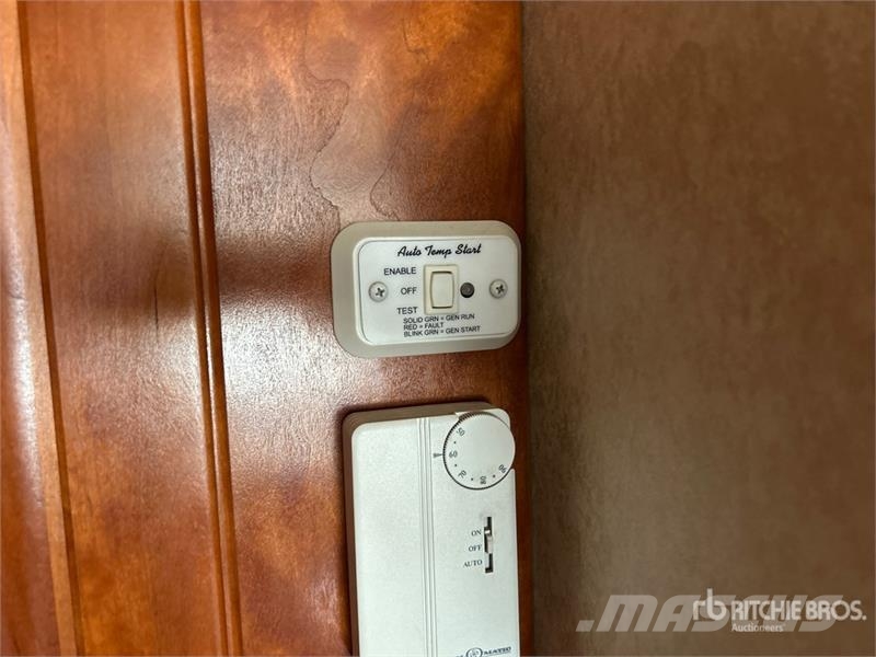  Monaco Signature Castle Motor Home 房车