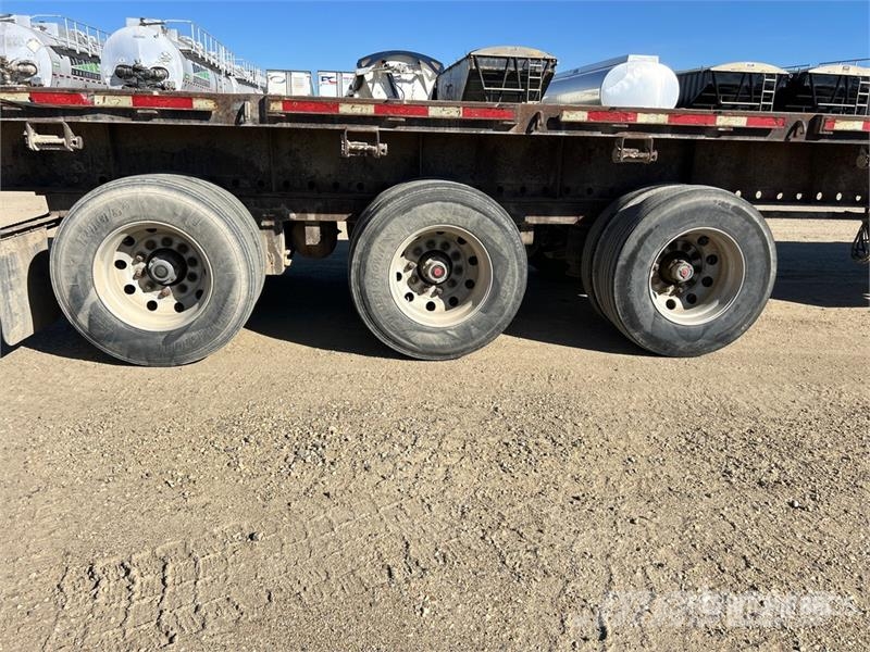 Monrac 53 ft Tri/A Flatbed Trailer Lavaperävaunut