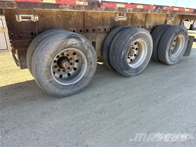 Monrac 53 ft Tri/A Flatbed Trailer Lavaperävaunut