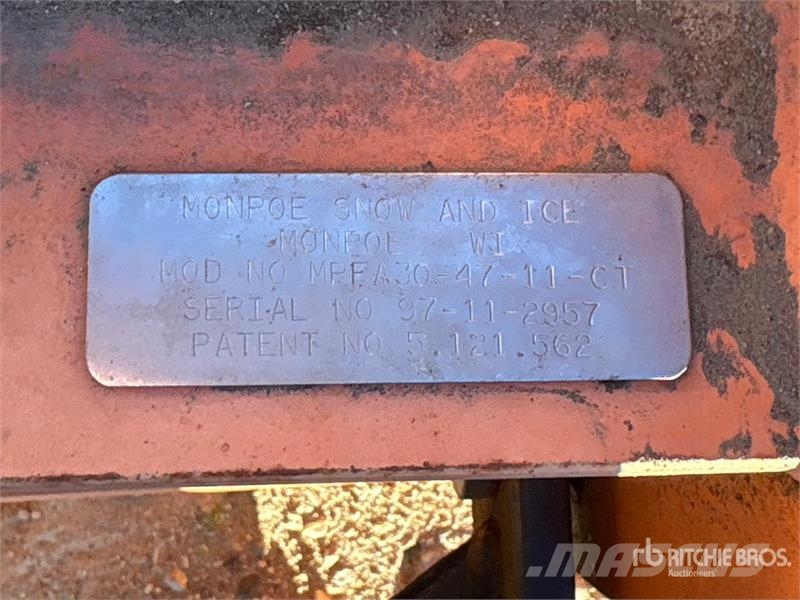 Monroe 12 ft 1 Way Snow Plow - Fits Truck Εκχιονιστήρες και χιονοδιώχτες