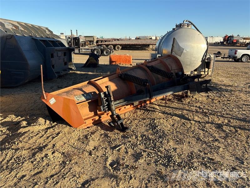 Monroe 12 ft Snow Plow - Fits Truck Снігоочищувальні ножі та плуги