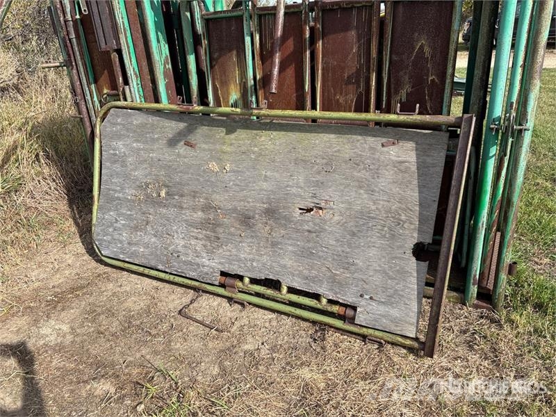Morand 7 ft Bison Squeeze Chute Ostale poljoprivredne mašine