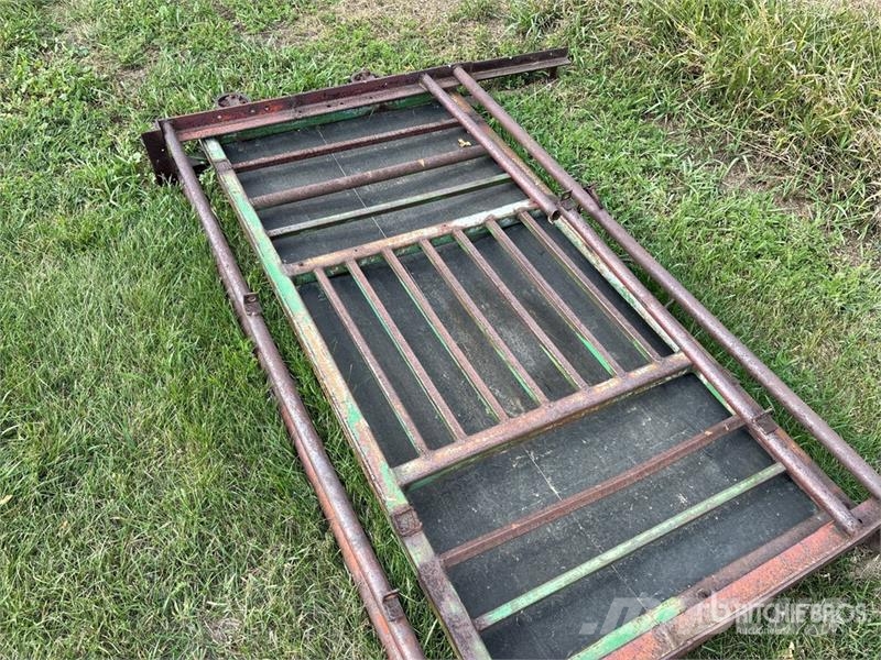 Morand 7 ft Bison Squeeze Chute Ostale poljoprivredne mašine