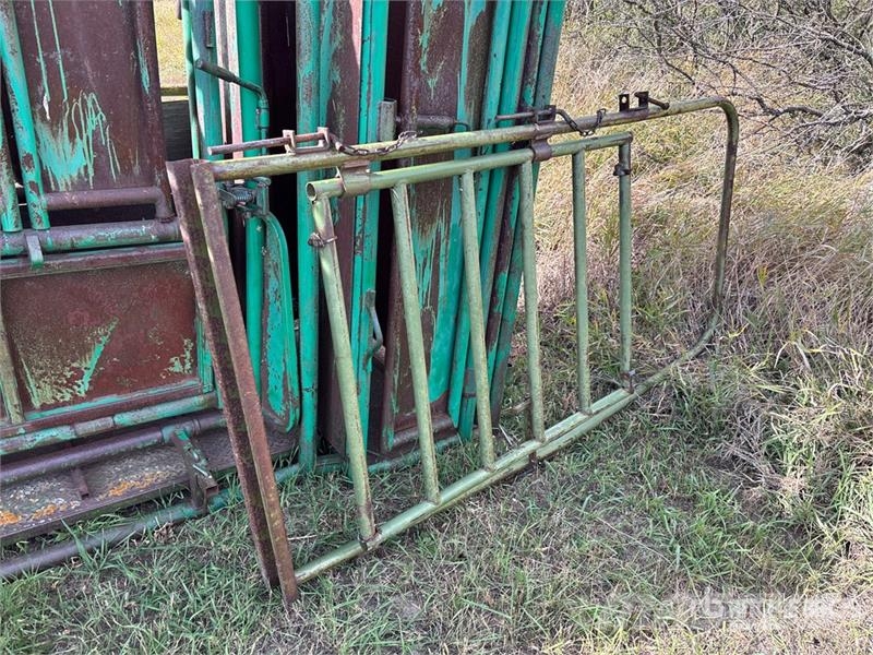 Morand 7 ft Bison Squeeze Chute Ostale poljoprivredne mašine