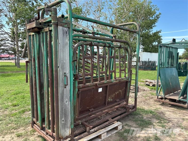  Morand Self-Catching Head Squeeze Chute Další