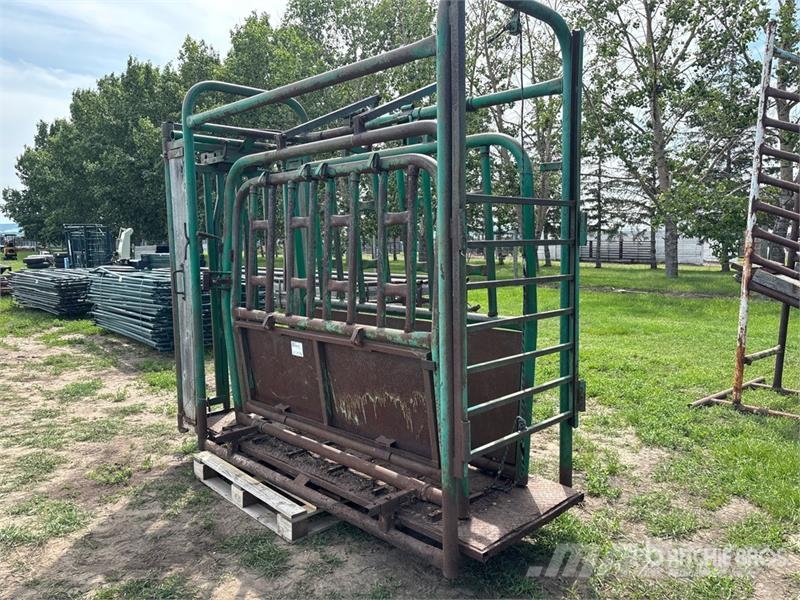  Morand Self-Catching Head Squeeze Chute Další