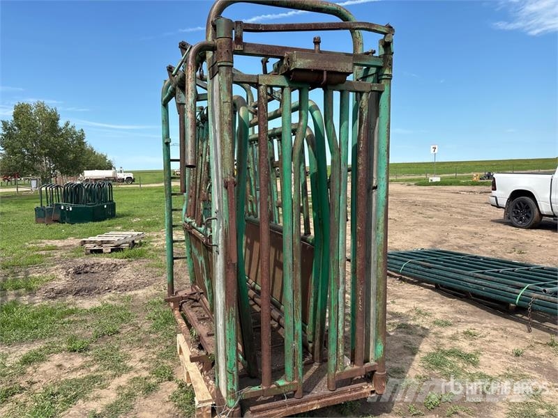  Morand Self-Catching Head Squeeze Chute Další