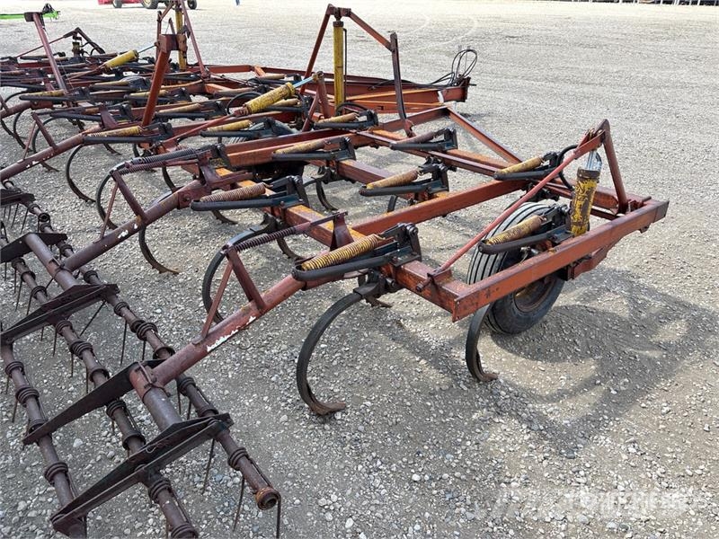 Morris 31 ft Cultivator Cultivatoren