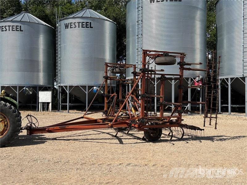 Morris 31 ft Cultivator Cultivatoren