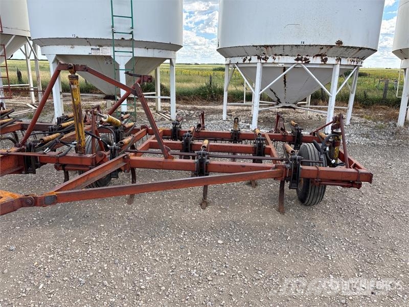Morris 31 ft Cultivator Cultivatoren