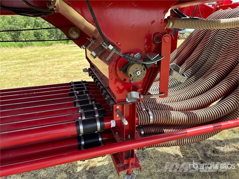 Morris 8370 Tow-Between Air Cart Semeadoras