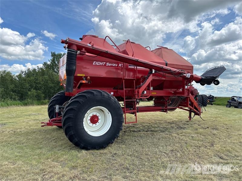 Morris 8370 Tow-Between Air Cart Semeadoras