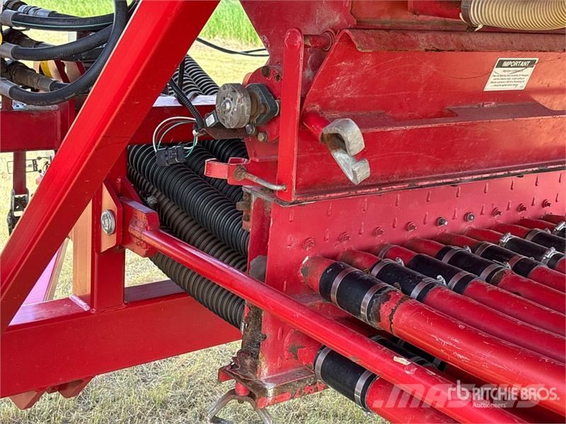 Morris 8370 Tow-Between Air Cart Såmaskiner