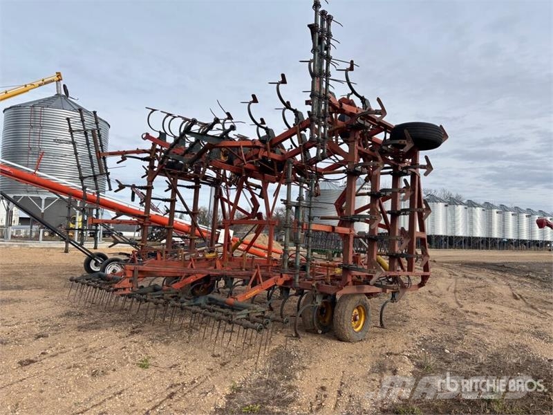 Morris Challenger L-249 50 ft Cultivator Kultivatoriai
