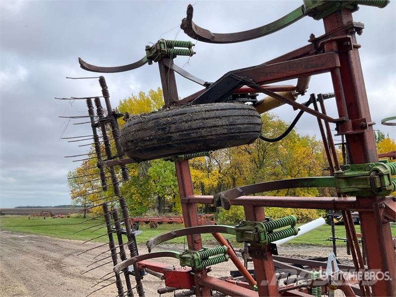 Morris CP-425 27 ft Cultivator زراعات