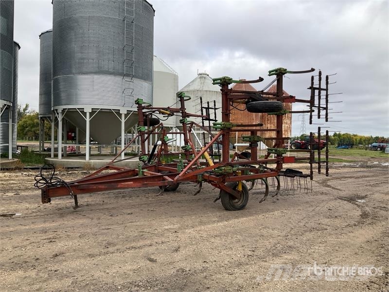 Morris CP-425 27 ft Cultivator زراعات