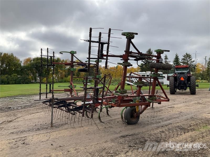 Morris CP-425 27 ft Cultivator زراعات