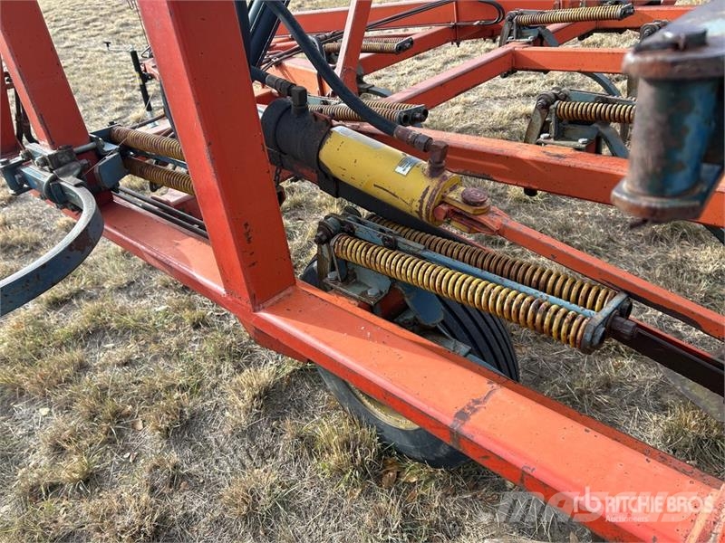Morris CP-625 Magnum 30 ft Cultivator زراعات
