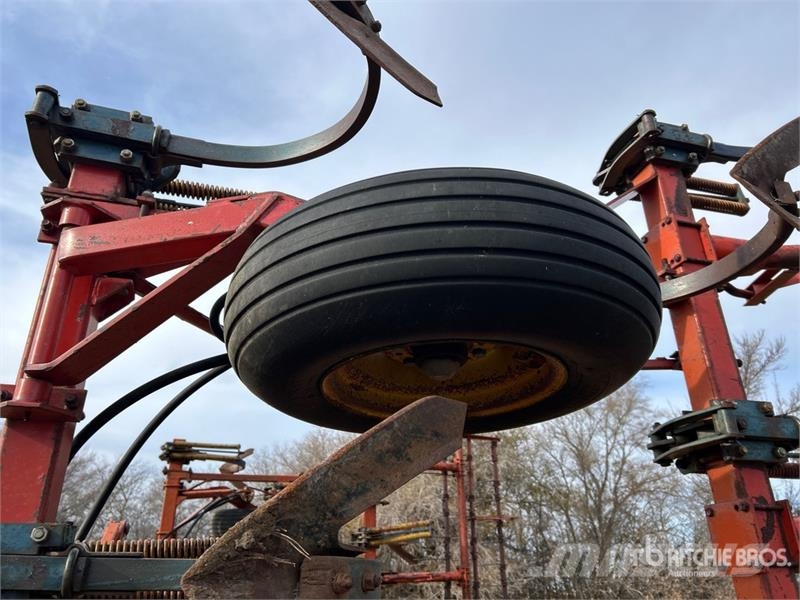 Morris CP-625 Magnum 30 ft Cultivator زراعات