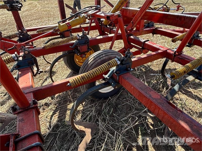 Morris CP-760 60 ft Cultivator Grubber