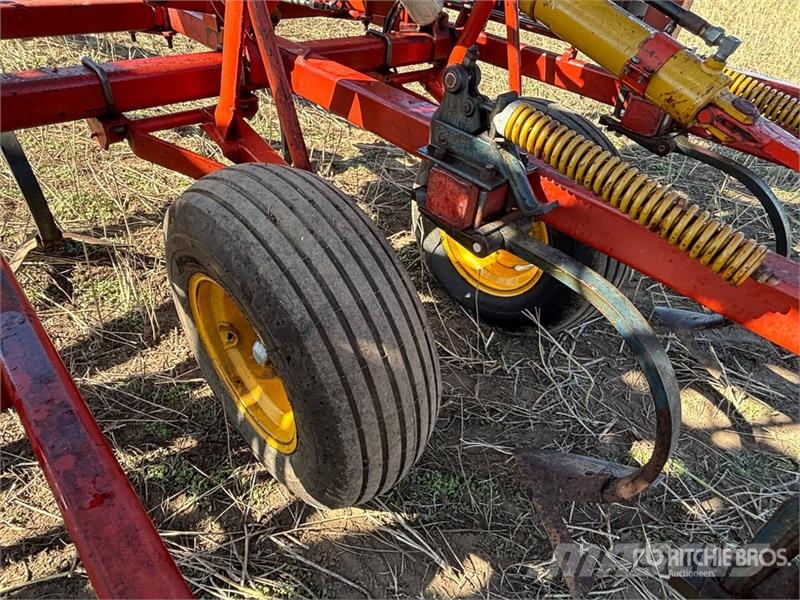 Morris CP-760 60 ft Cultivator Grubber