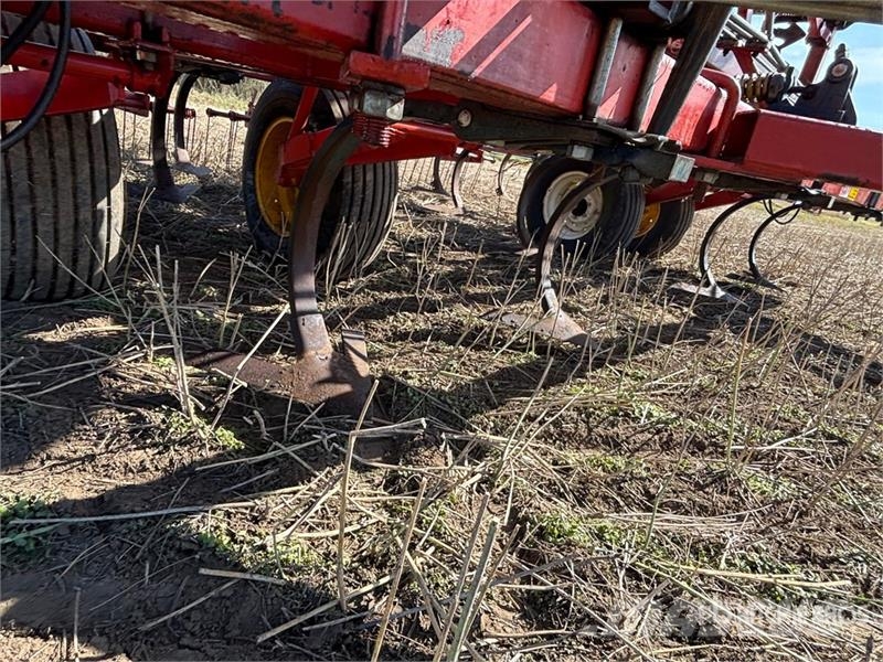 Morris CP-760 60 ft Cultivator Grubber