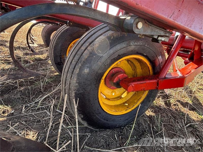 Morris CP-760 60 ft Cultivator Grubber