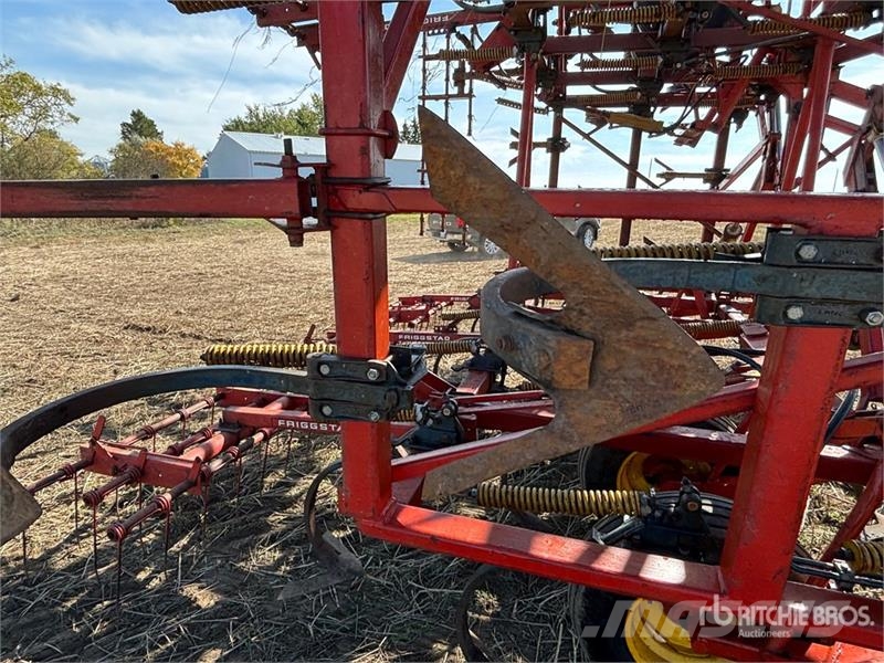 Morris CP-760 60 ft Cultivator Grubber