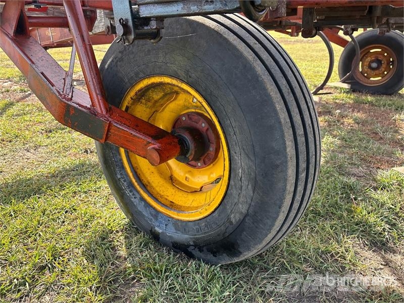 Morris CP525 25 ft Cultivator Kultivaatorid