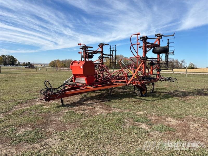 Morris CP525 25 ft Cultivator Kultivaatorid
