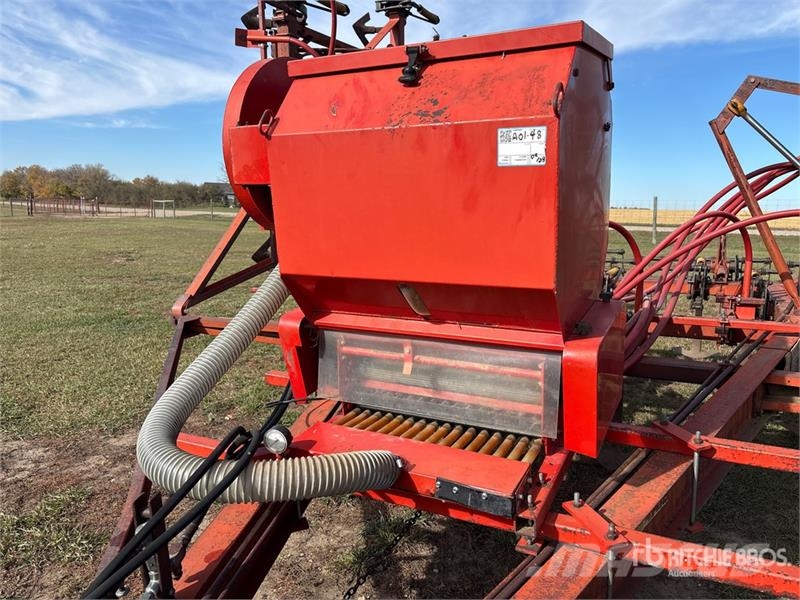 Morris CP525 25 ft Cultivator Kultivaatorid
