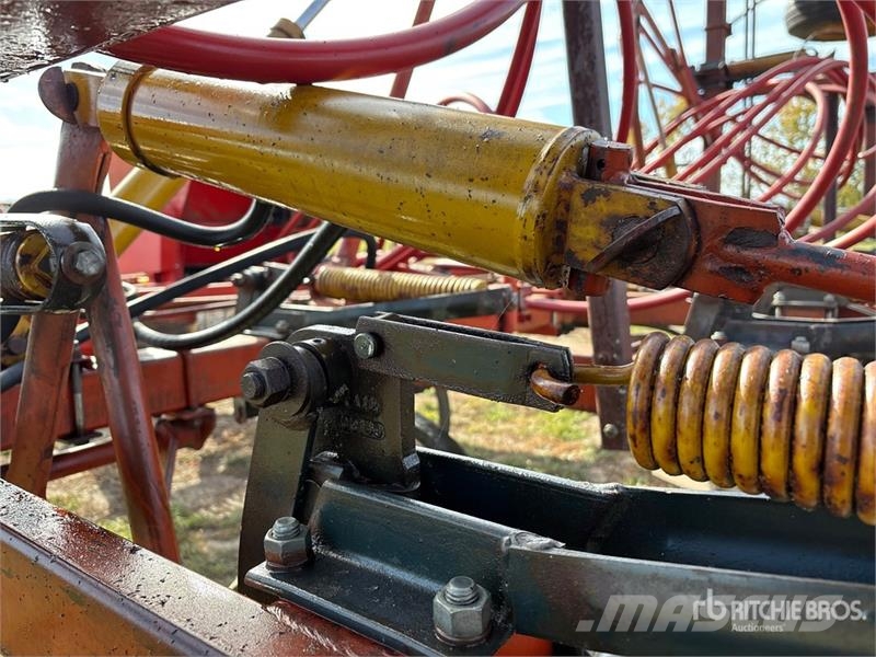 Morris CP525 25 ft Cultivator Kultivaatorid
