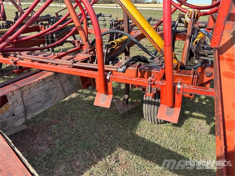 Morris CP525 25 ft Cultivator Kultivaatorid