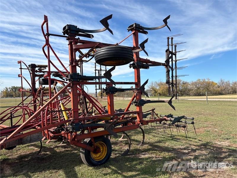 Morris CP525 25 ft Cultivator Kultivaatorid