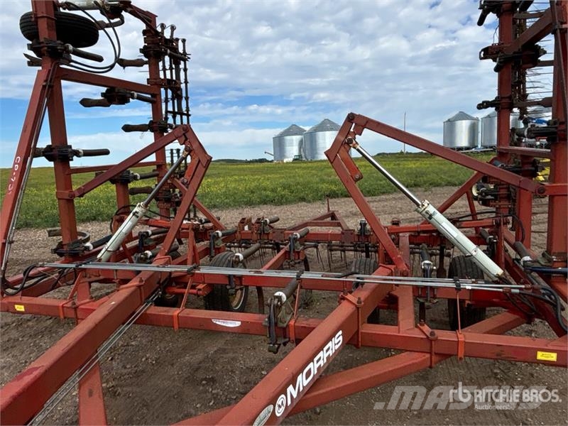 Morris CP731 32 ft Chisel Plow Beitelploeg