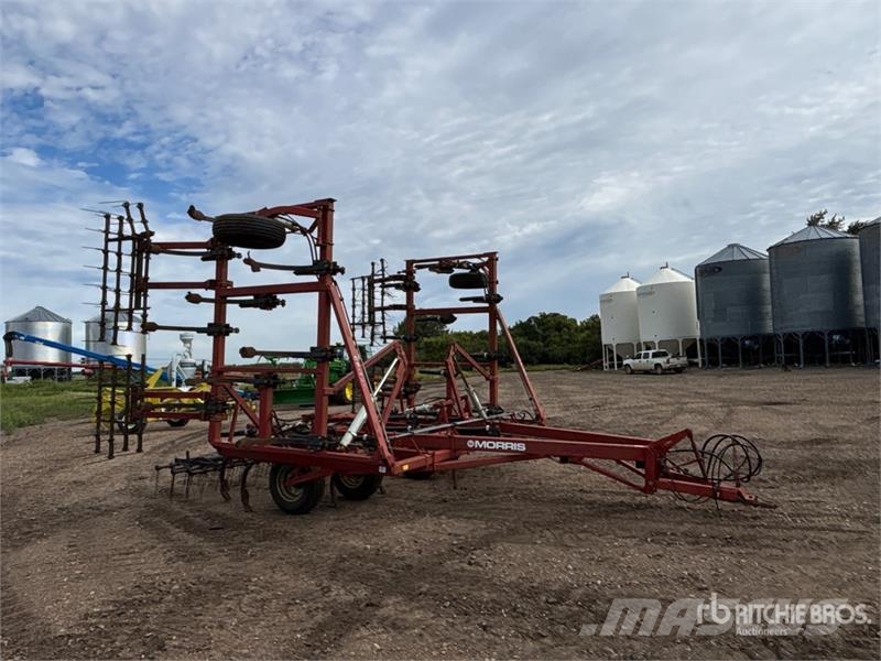 Morris CP731 32 ft Chisel Plow Beitelploeg