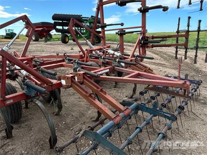Morris CP731 32 ft Chisel Plow Beitelploeg