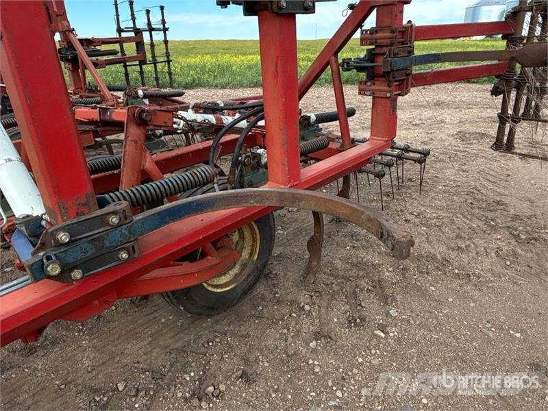 Morris CP731 32 ft Chisel Plow Beitelploeg