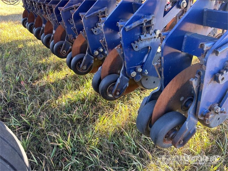 Morris NeverPinn 46 ft Disc Drill Air Drill Sijačice