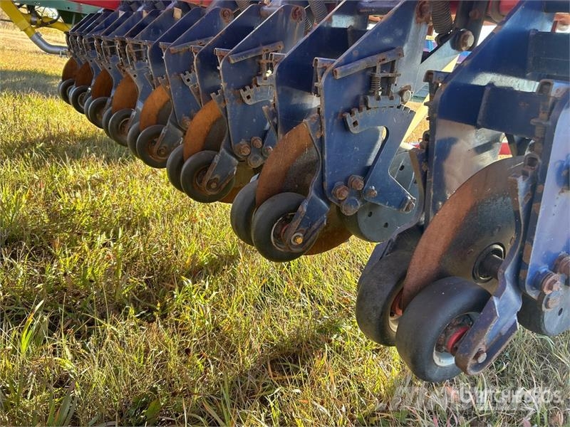 Morris NeverPinn 46 ft Disc Drill Air Drill Sijačice