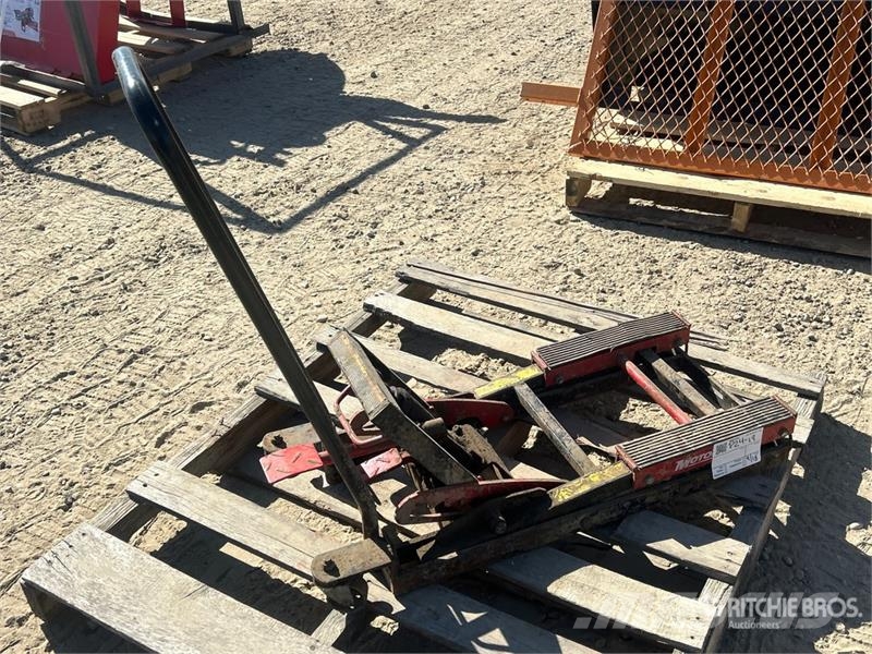 MotoMaster Hydraulic Motorcycle and ATV Jack Andre komponenter