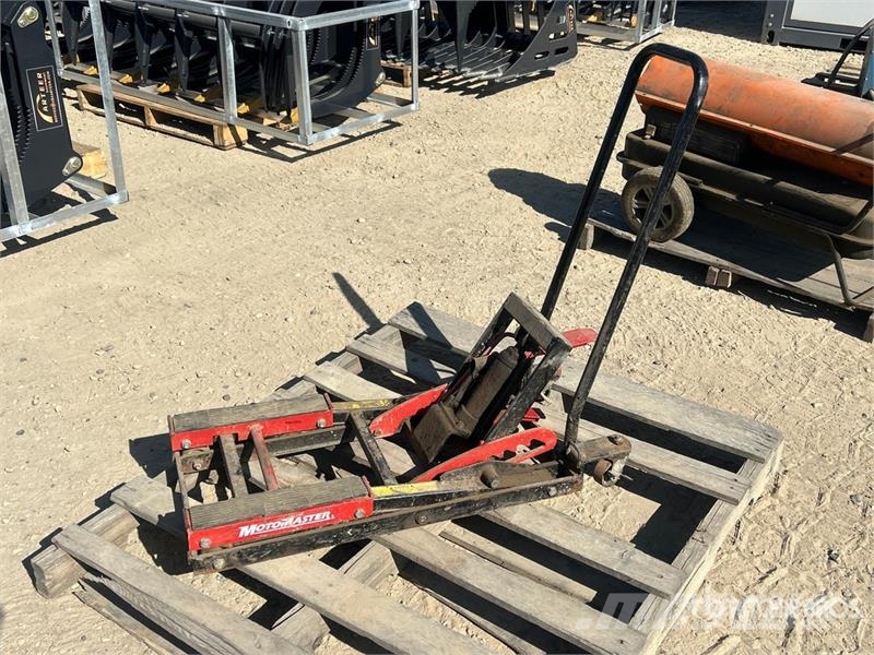 MotoMaster Hydraulic Motorcycle and ATV Jack Andre komponenter