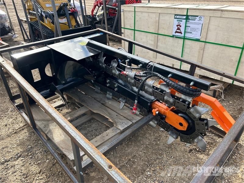  Mower King ECSSCT72 44 in Skid Steer Trencher (Unu Koparki łańcuchowe