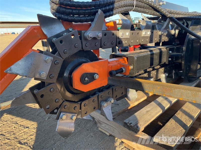  Mower King ECSSCT72 60 in Skid Steer Trencher (Unu Valetadeiras