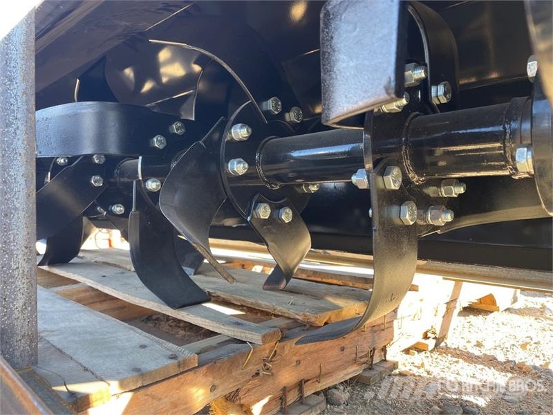 Mower King ECSSTR072 72 in Skid Steer Tiller (Unus Erpici rotanti e motozappe