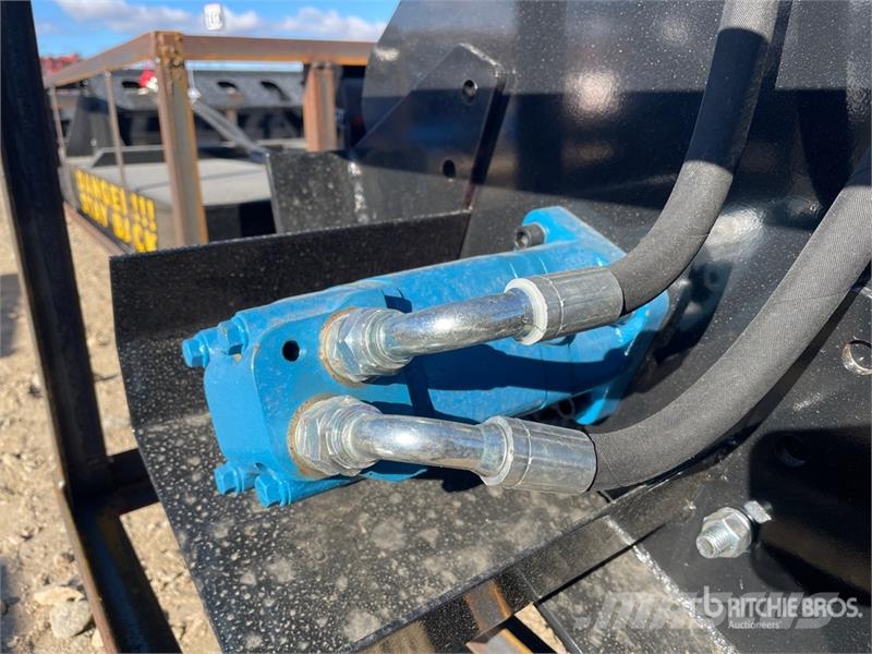 Mower King ECSSTR072 72 in Skid Steer Tiller (Unus Erpici rotanti e motozappe