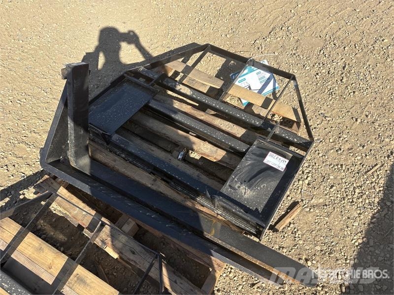 Mower King SA 48 in Skid Steer Forks (Unused) 지게차