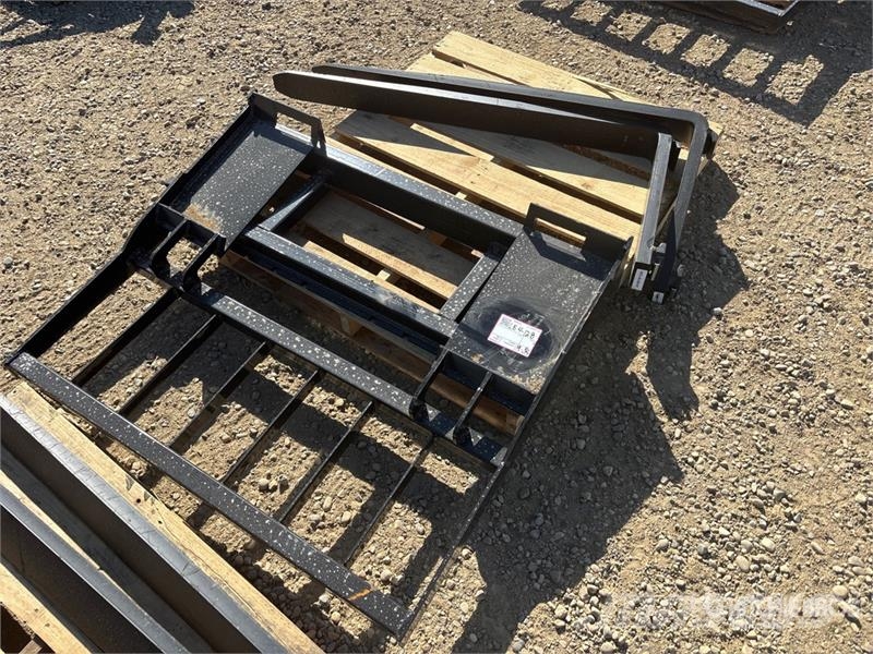 Mower King SA Skid Steer Forks (Unused) Fourche