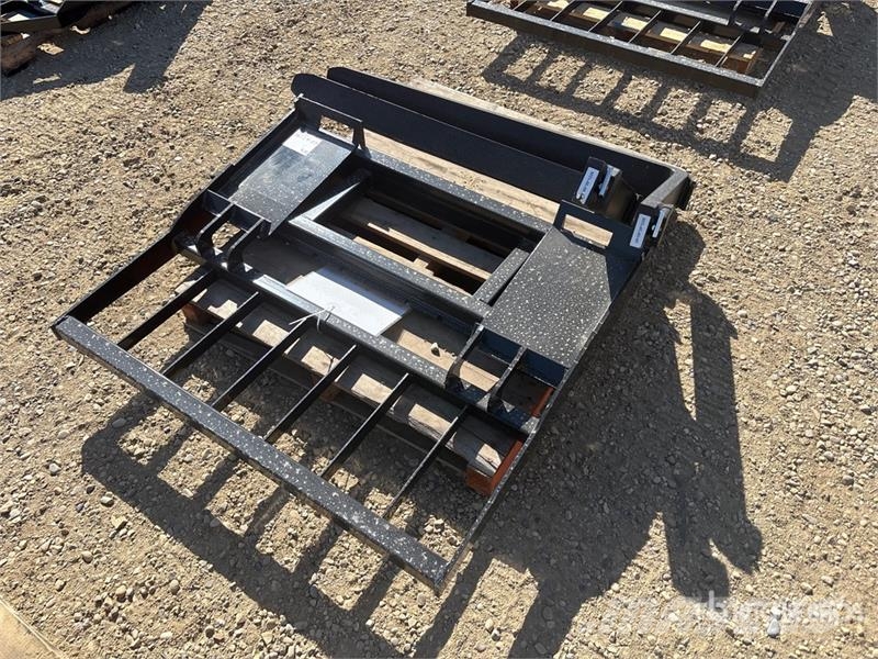 Mower King SA Skid Steer Forks (Unused) Fourche