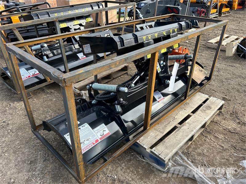Mower King SPA84 84 in Angle Skid Steer Dozer (Unu Бульдозерные отвалы